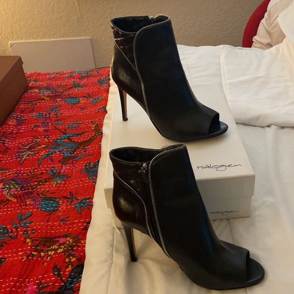 Halogen black peep toe booties - Picture 2 of 4
